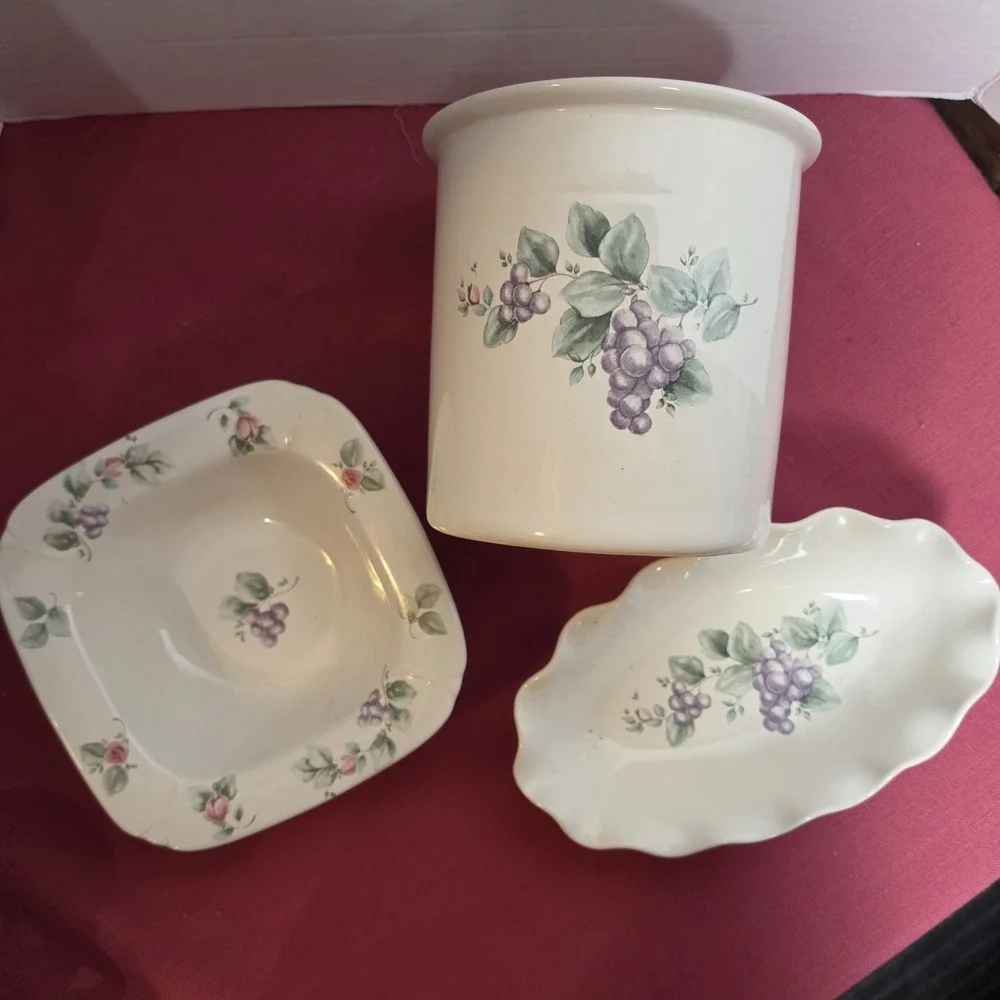 Vintage Pfaltzgraff Grapevine Embossed  Utensil Holder, Relish Dish, Square Bowl